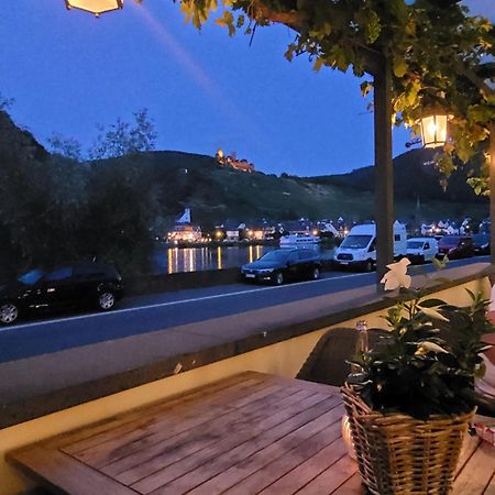 Gaestehaus Burgberg, Weinhaus Fries Kattenes Dış mekan fotoğraf
