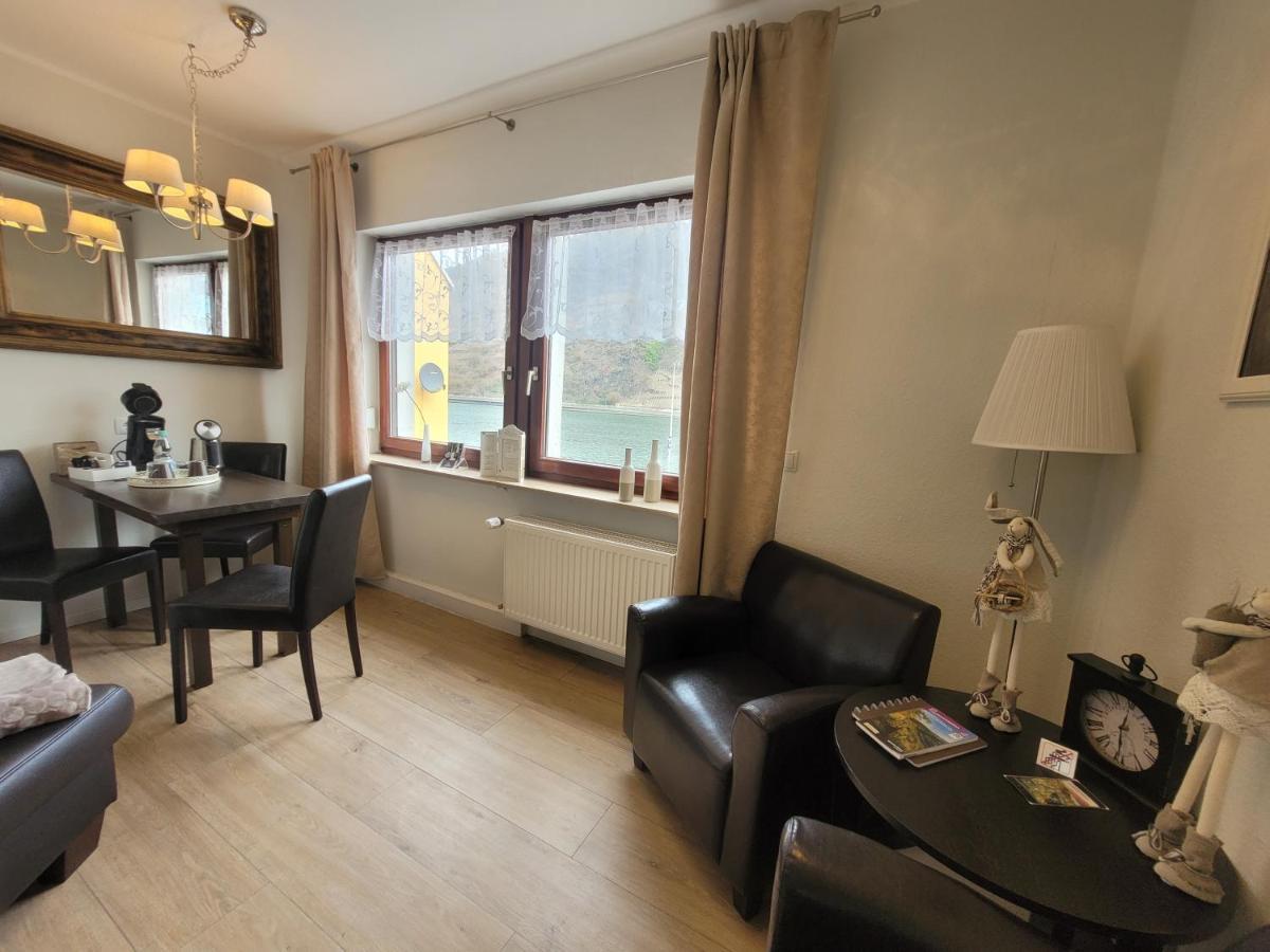 Gaestehaus Burgberg, Weinhaus Fries Kattenes Dış mekan fotoğraf