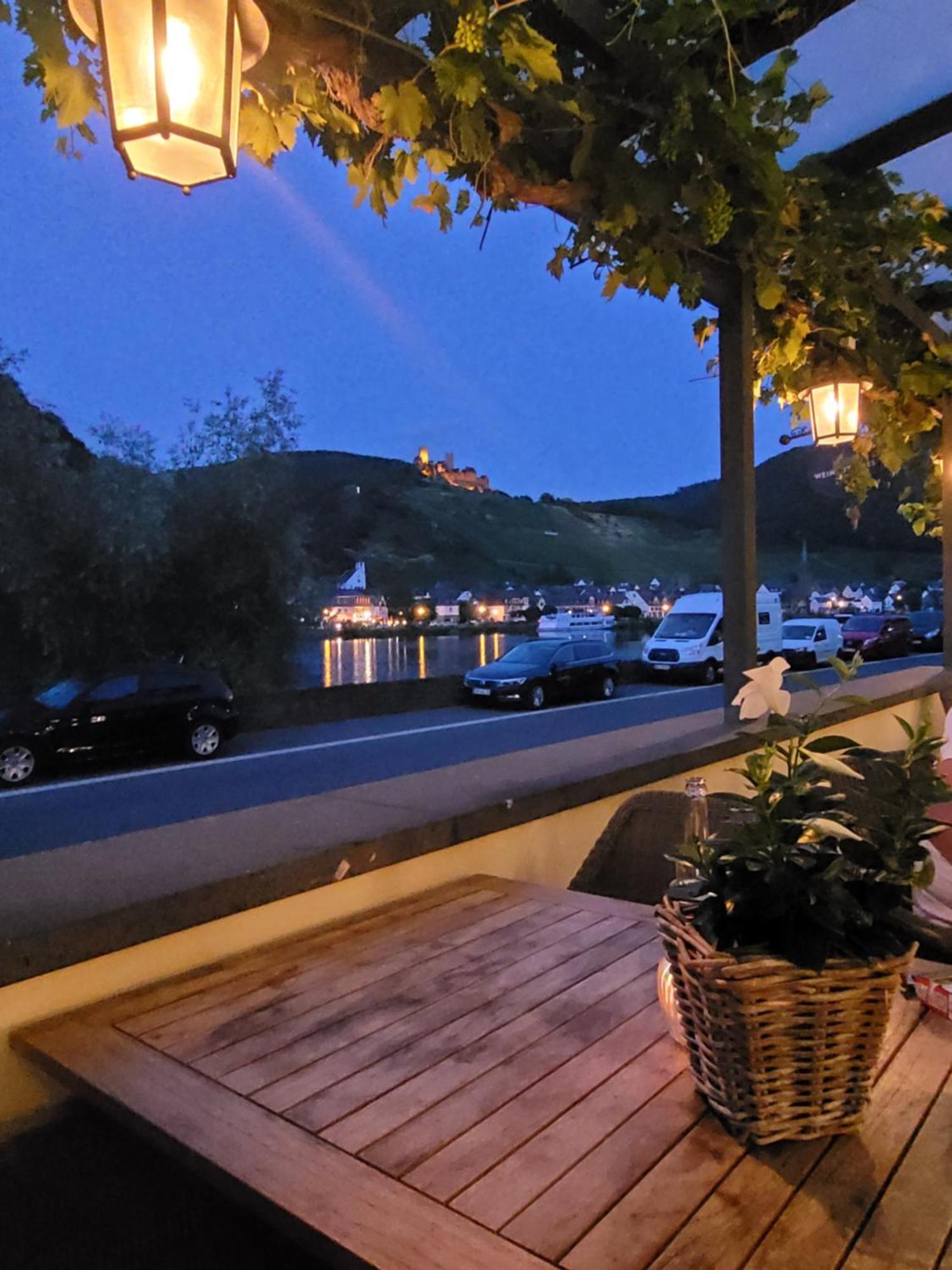 Gaestehaus Burgberg, Weinhaus Fries Kattenes Dış mekan fotoğraf