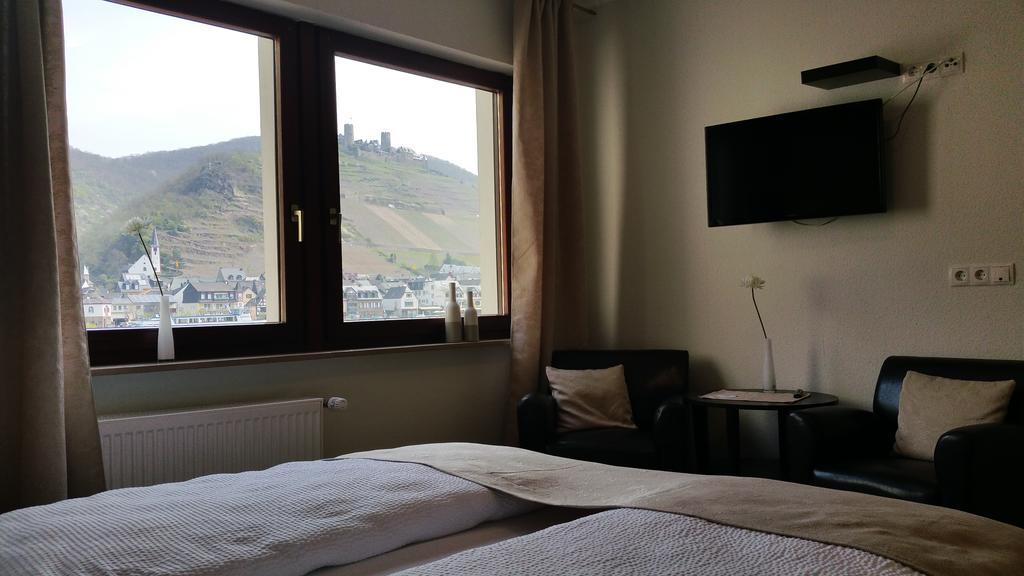 Gaestehaus Burgberg, Weinhaus Fries Kattenes Dış mekan fotoğraf