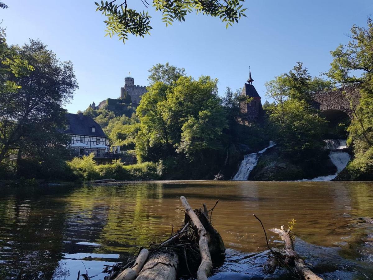 Gaestehaus Burgberg, Weinhaus Fries Kattenes Dış mekan fotoğraf